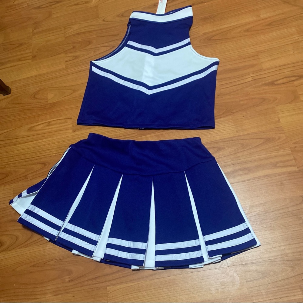 Total 2550 dress cheerleading uniform new with tags size sma